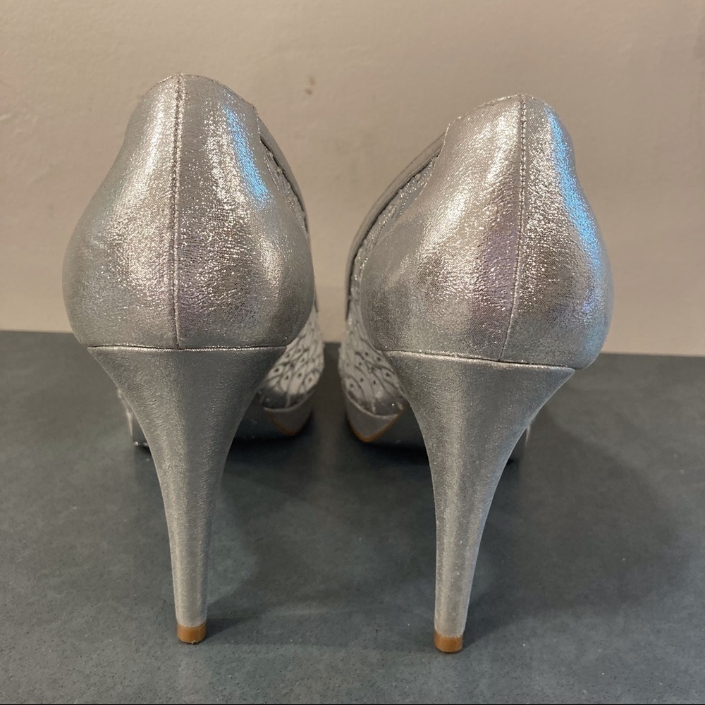 Adrianna Papell sz 11 Geslyn silver rhinestone heels and clutch set - Picture 9 of 15